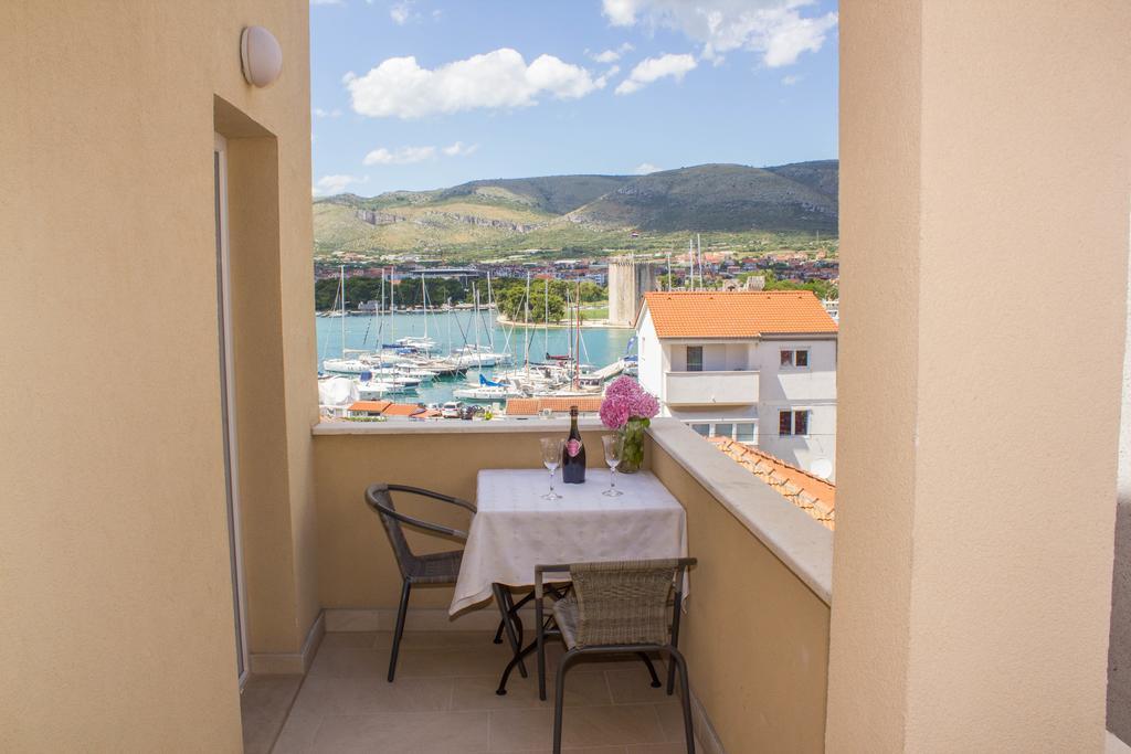 Apartments Maria Trogir Exterior foto