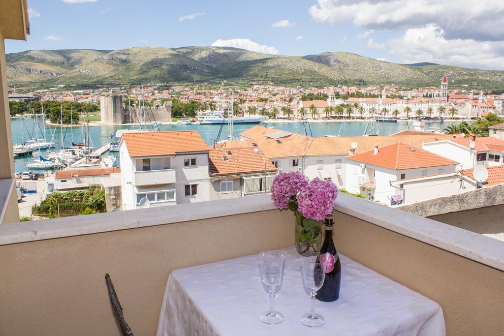 Apartments Maria Trogir Exterior foto