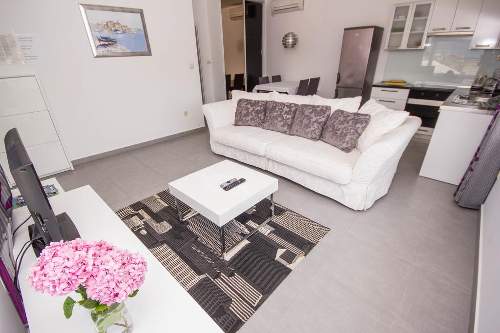 Apartments Maria Trogir Exterior foto