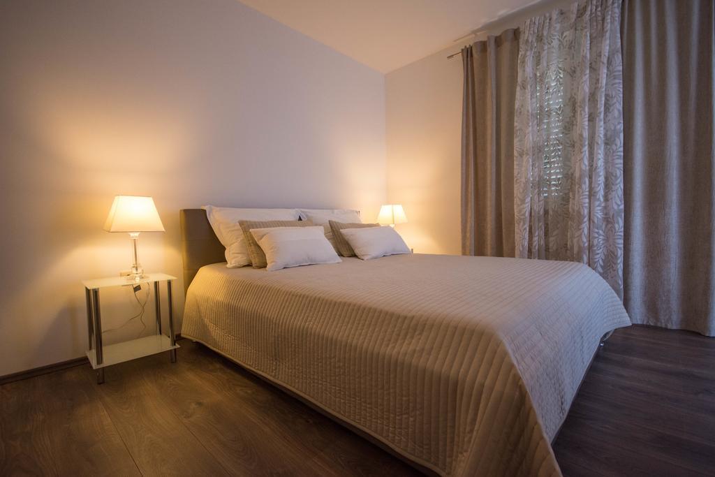 Apartments Maria Trogir Exterior foto